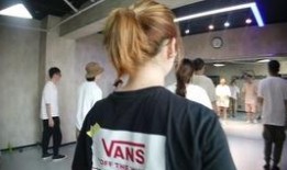 热点爆料视频背景,揭秘热点爆料视频背后的真相与内幕